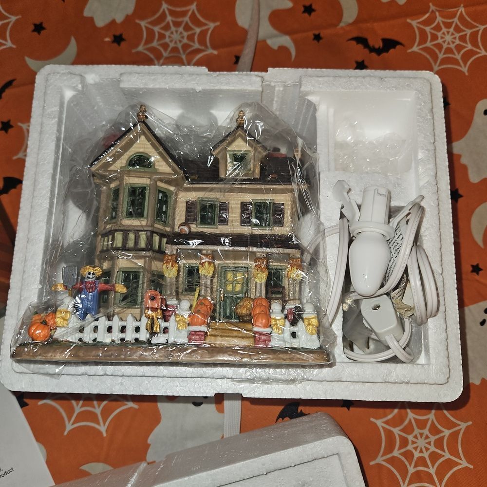 Lemax "Fall Comes Home" Harvest Crossing Lighted Building - Picture 6 of 7